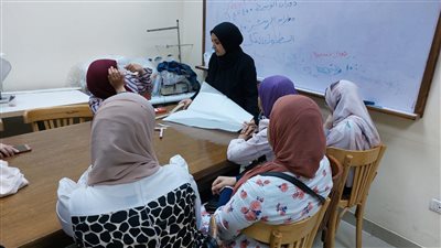 قصر ثقافة أسيوط ينظم ورش عمل للتفصيل والخياطة