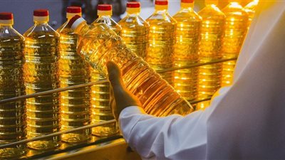 أسعار زيت الطعام خلال تعاملات اليوم الجمعة للجملة.. الأولين يرتفع لـ500 جنيه