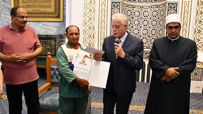 عامل نظافة يعيد 30 ألف دولار لصاحبها في شرم الشيخ