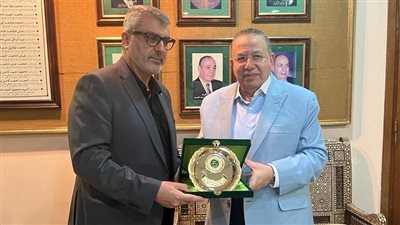 درع نقابة الأشراف للدكتور قيس.. صاحب موسوعة 