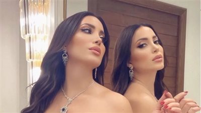 سعر فستان نسرين طافش يصدم الجماهير.. إطلالة مميزة على سفح الأهرامات 