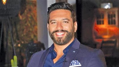 حسن الرداد يدعو لوالدته.. 