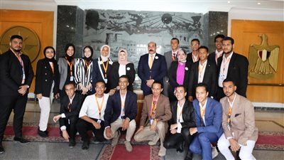 محافظ أسوان يشارك في فعاليات الإحتفال باليوم العالمى لسلامة المريض