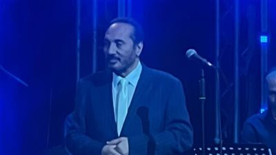 على الحجار يروج لأغنيته الجديدة 