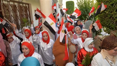 رئيس المجلس القومي للمرأة تتفقد معرض فني بمركز تأهيل ذوي الإعاقة بأسيوط