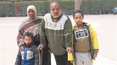 الأب المريض ونفقات الحياة