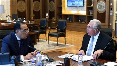 رئيس الوزراء يستعرض مع وزير الزراعة التركيب المحصولي  وسياسات الموسم الجديد