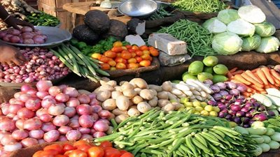 الطماطم بـ 25 والبصل بـ 25.. أسباب ارتفاع أسعار الخضراوات بالأسواق 