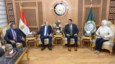 الدقهلية تبحث سبل التعاون بين جائزة مصر للتميز الحكومي ومبادرة المشروعات الخضراء الذكية