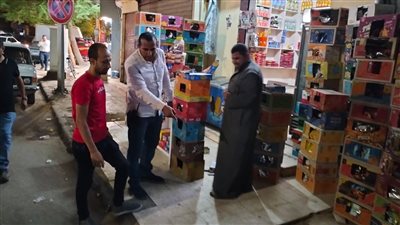 محافظ أسيوط: القضاء على اشغالات الباعة الجائلين والحواجز الحديدية في الاحياء والمراكز