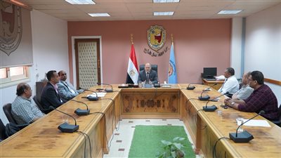 وضع الخطط العاجلة لسير العمل بالمستشفيات الجامعية على مائدة جامعة سوهاج 