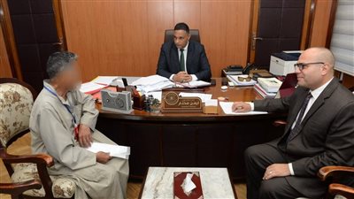 محافظ الدقهلية يوجه بصرف إعانة عاجلة لمواطن