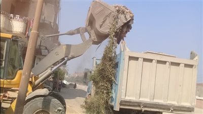 حملة شاملة لرفع المقالب والأتربة المتراكمة في مدينة ديروط