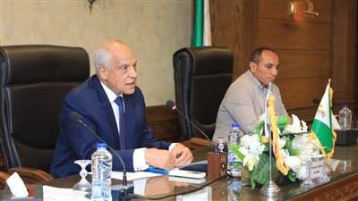 محافظ الجيزة يتابع التجهيزات النهائية لاستقبال العام الدراسي الجديد