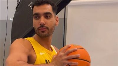 جلسة تصوير رسمية للاعبي الأهلي في بطولة كأس العالم لأندية السلة