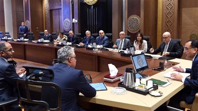 مدبولي يستعرض مخططات المرافق باقتصادية قناة السويس خلال المرحلة المقبلة