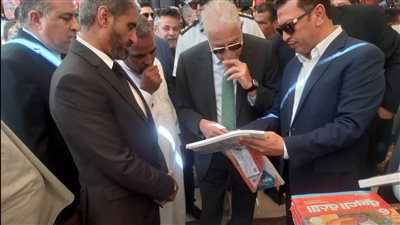 محافظ جنوب سيناء يفتتح معرض