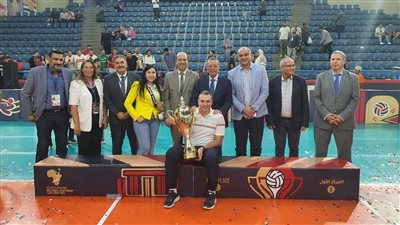 رئيس جامعة أسيوط يهنئ وزير الشباب بفوز منتخب مصر للكرة الطائرة