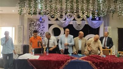 تعليم سوهاج يكرم الفائزين في مسابقات شركة 