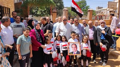 محافظ أسيوط يفتتح معرض 