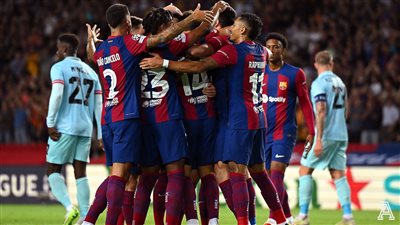 برشلونة يضرب أنتويرب بثلاثة في شوط أول مثير بدوري الابطال 