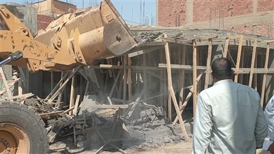 إزالة 4 حالات تعدي على أراضي زراعيه بالقوصية أسيوط