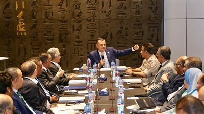 وزير السياحة والآثار يتابع آخر مستجدات الأعمال بالمتحف الكبير 