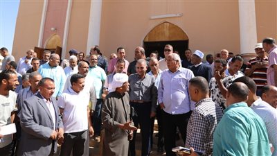 محافظ الوادي الجديد يعقدُ لقاءً جماهيريًا مع أهالي 