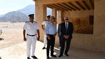 محافظ جنوب سيناء يتابع أعمال تطوير التجمع البدوي 