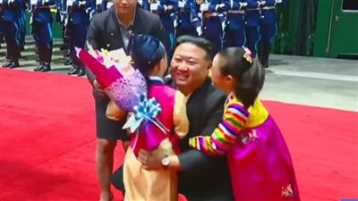 كوريا الشمالية تستقبل زعيمها استقبال الأبطال عقب عودته من روسيا.. شاهد