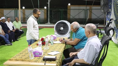 محافظ الوادي الجديد يعقدُ لقاءً جماهيريًا مع أهالي 