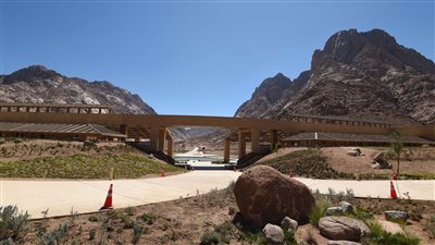 مدبولي يتفقد مشروعي تطوير وادي الأربعين ومركز المدينة التراثي بسانت كاترين
