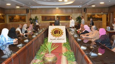 محافظ الغربية يلبي مطالب 40 أسرة في اللقاء الأسبوعي 