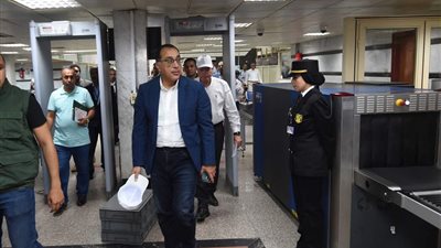 رئيس مجلس الوزراء يتفقد مطار طابا الدولي|صور