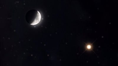 اليوم القمر يقترب من قلب العقرب.. راقبوا السماء 