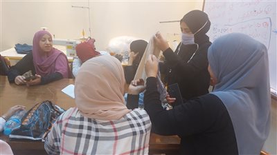 ورش التفصيل والخياطة تواصل فعالياتها بقصر ثقافة أسيوط 