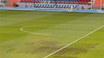 وزير الرياضة السعودي يوجه بالتحقيق بسبب أرضية ملعب الاتحاد والفتح