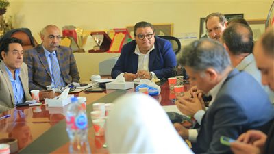 خالد جلال يعقد اجتماعاً مع مديري فرق 