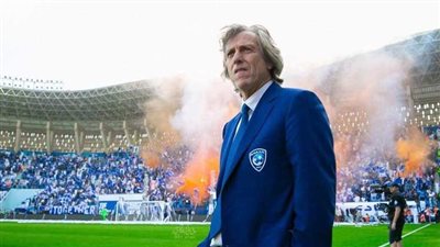 تعادل الهلال يثير غضب الجماهير.. وخيسوس في مرمى الانتقادات