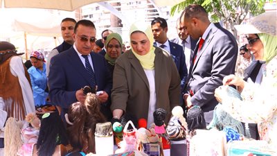 القباج والشريف يفتتحان معرض 