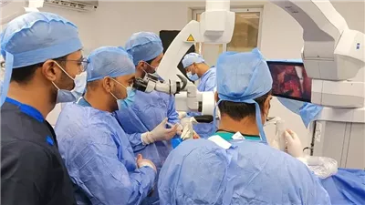 مستشفيات الأزهر بأسيوط تستأصل ورما في مخ سيدة عمرها 48 عاما