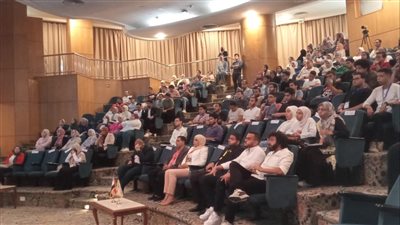 مئات الطلاب والخريجين في منتدى 57357 للشباب الباحثين