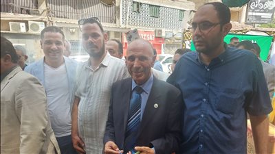 السكرتير المساعد لمحافظة كفرالشيخ ورئيس المدينة يفتتحان مهرجان الوفد للتسوق