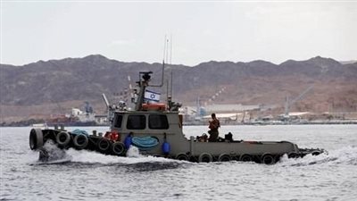 زورقان حربيان تابعان للاحتلال الإسرائيلي يخرقان المياه الإقليمية جنوب لبنان