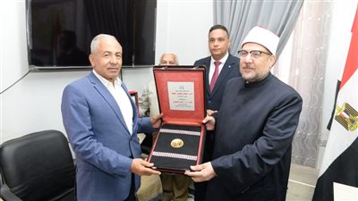 محافظ الدقهلية ووزير الاوقاف يفتتحان مسجد الأربعين بقرية ميت غراب