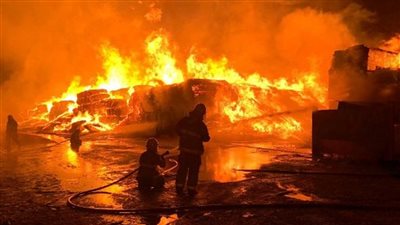 حريق هائل يشتعل في مصفاة ميناء الأحمدي بالكويت