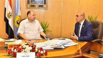 محافظ أسيوط يناقش الموقف التنفيذي لمشروعات مبادرة 