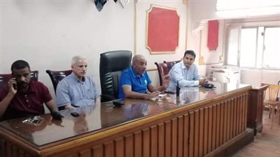 رئيس مدينة المحلة يطالب رؤساء الوحدات الاهتمام بالنظافة ومواعيد غلق المحلات 