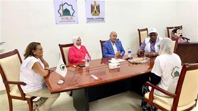 مؤسسة مودة توفر الحقائب المدرسية بمشتملاتها لأبناء مركز شباب الإمامين والتونسي