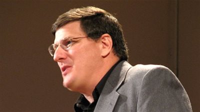 خبير أمريكي: خطة السلام الأوكرانية سخيفة تمامًا